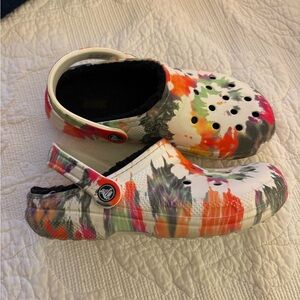 CROCS Multicolor Graphic Clogs with Warm Lining